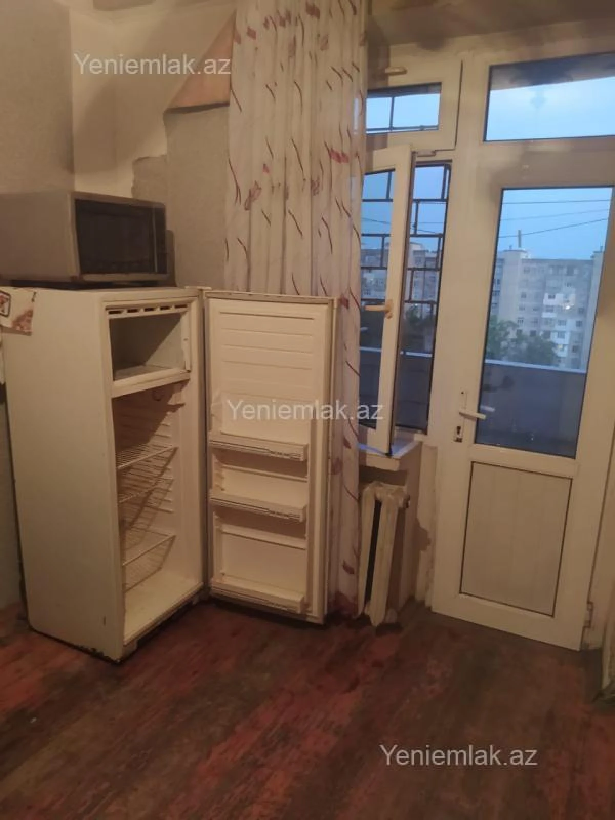 Satılır 3 otaqlı köhnə tikili 80 m²