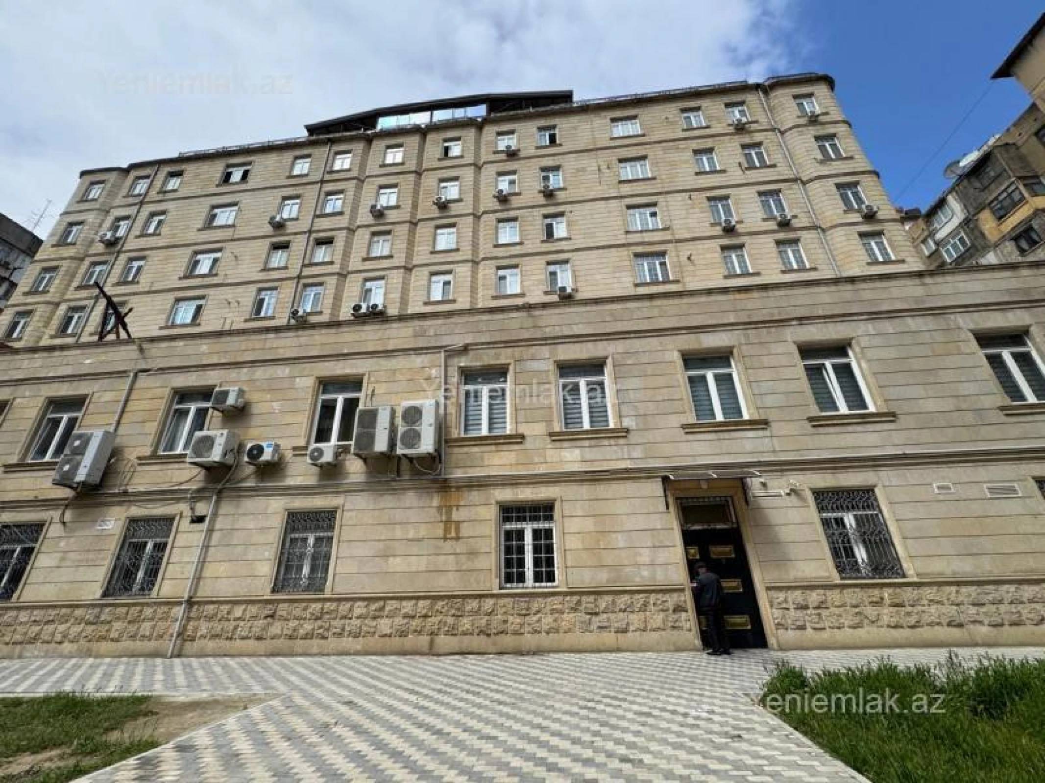 Satılır 3 otaqlı yeni tikili 150 m²