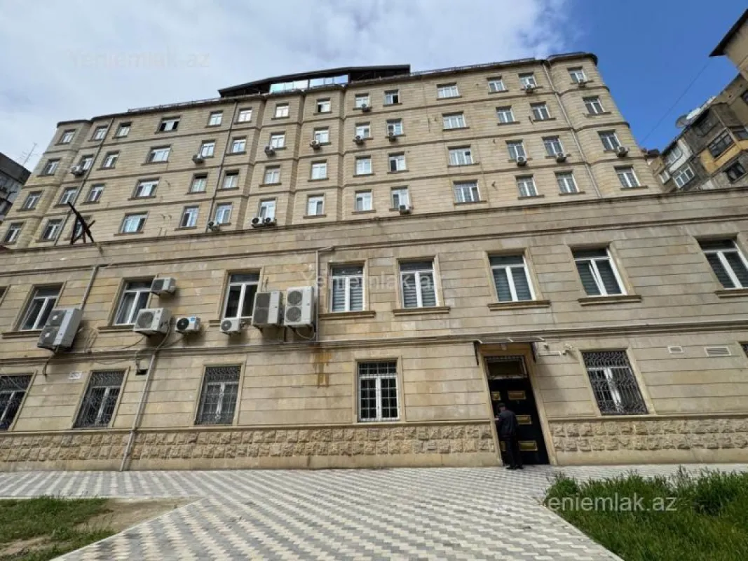 Satılır 3 otaqlı yeni tikili 150 m²