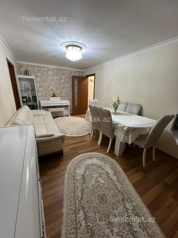 Satılır 4 otaqlı köhnə tikili 90 m²