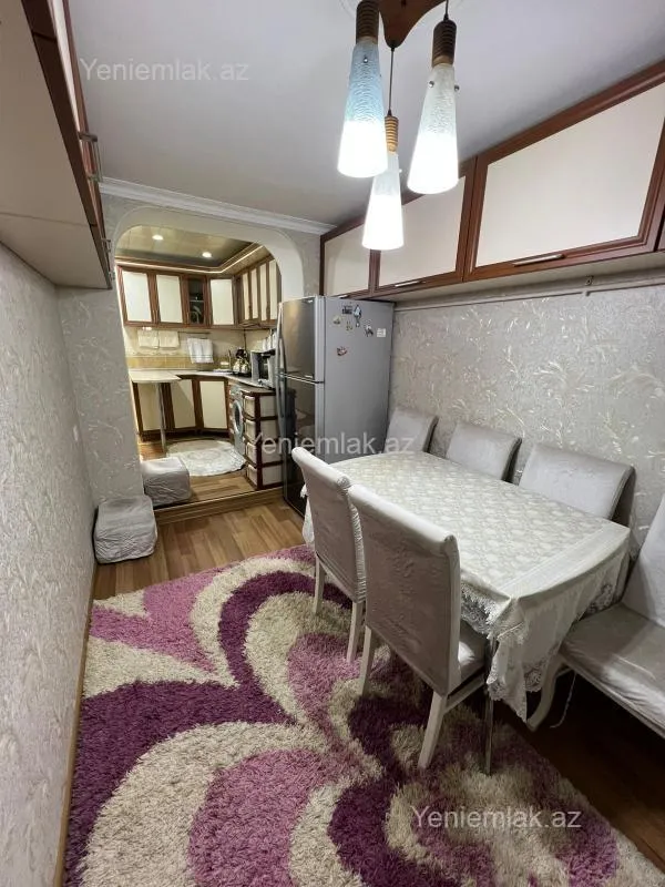 Satılır 4 otaqlı köhnə tikili 90 m²