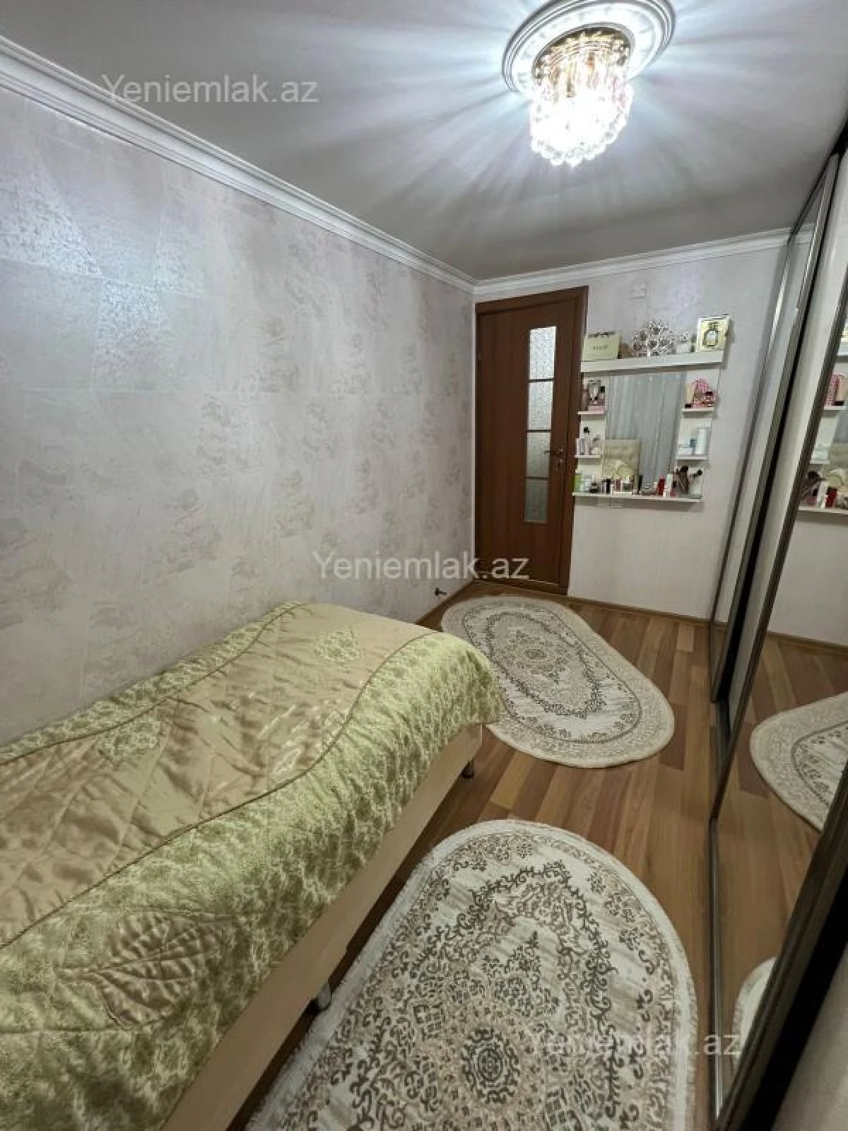 Satılır 4 otaqlı köhnə tikili 90 m²