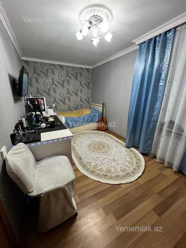 Satılır 4 otaqlı köhnə tikili 90 m²