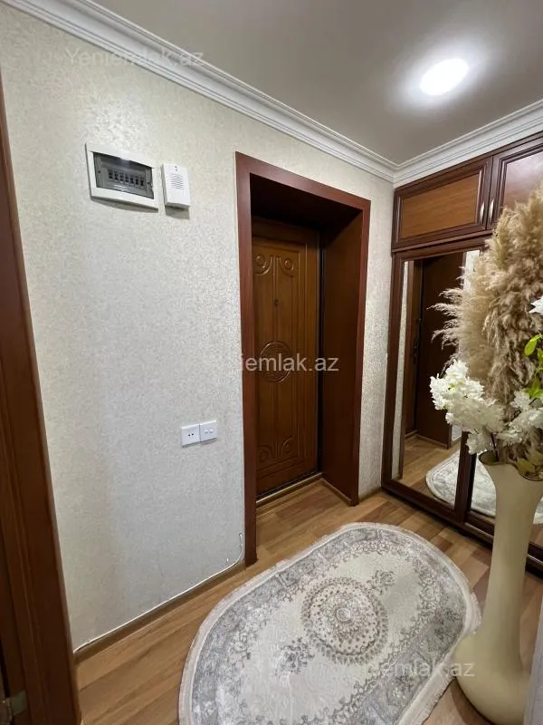 Satılır 4 otaqlı köhnə tikili 90 m²