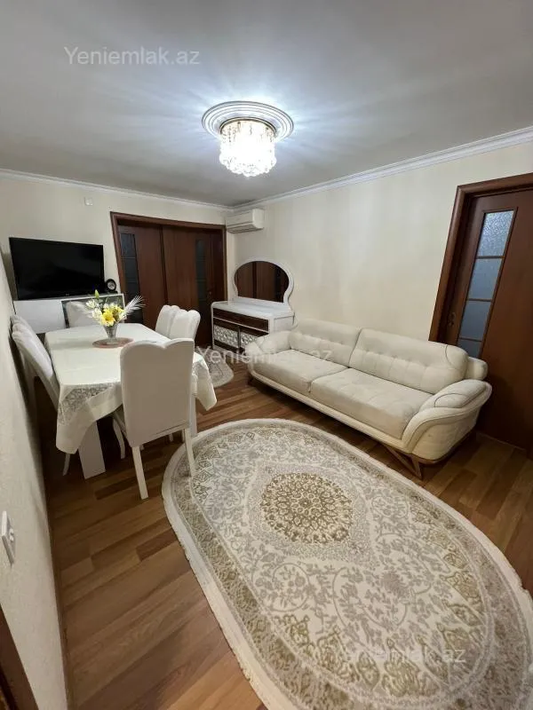Satılır 4 otaqlı köhnə tikili 90 m²