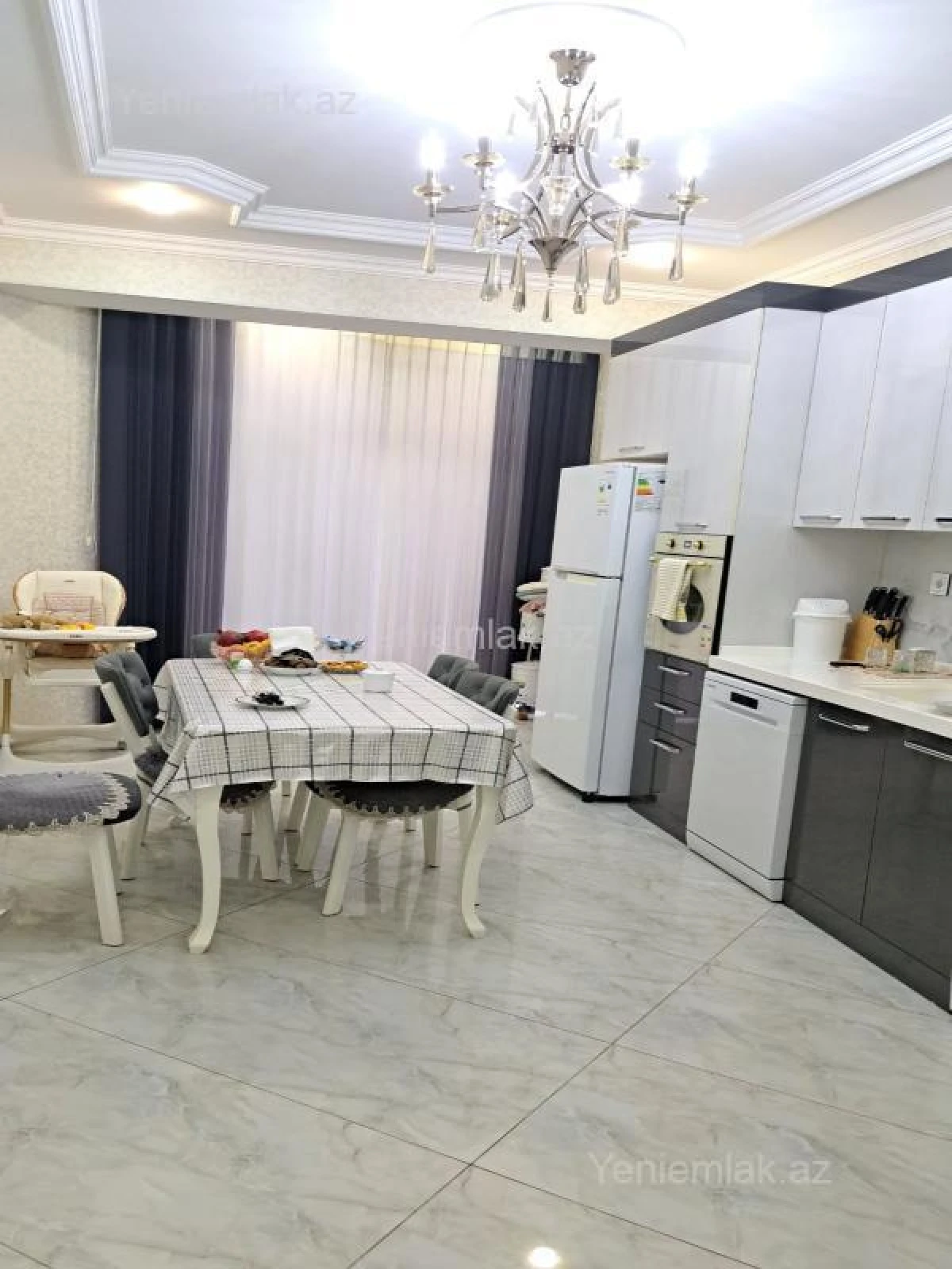 Satılır 3 otaqlı yeni tikili 140 m²