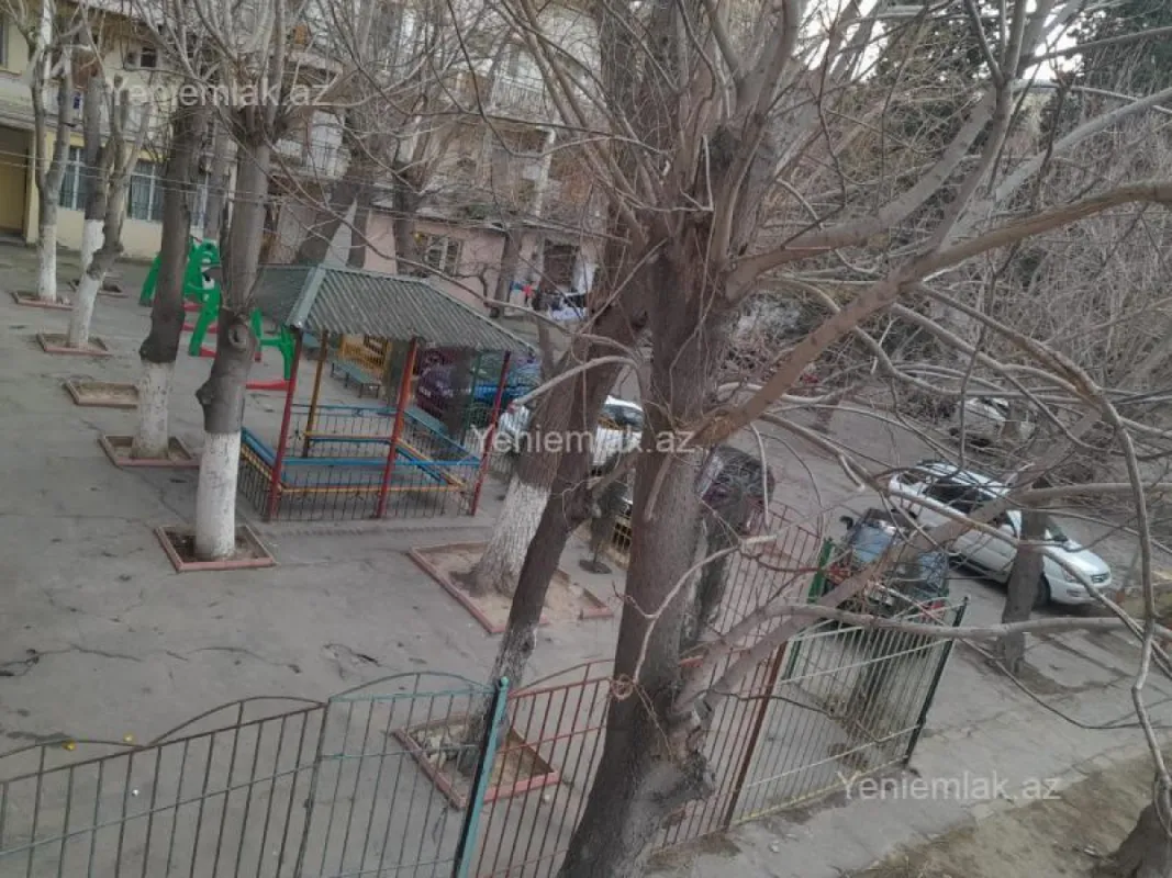 Satılır 2 otaqlı köhnə tikili 45 m²