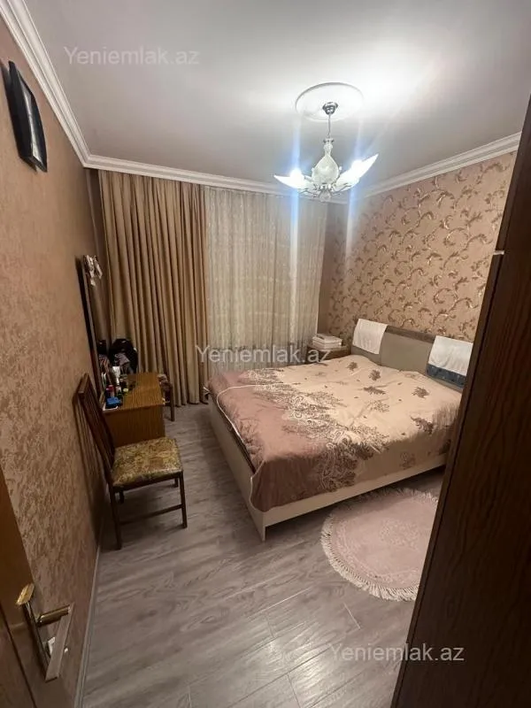 Satılır 5 otaqlı köhnə tikili 102 m²