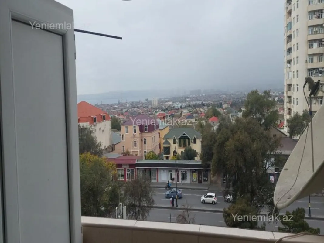 Satılır 5 otaqlı köhnə tikili 102 m²