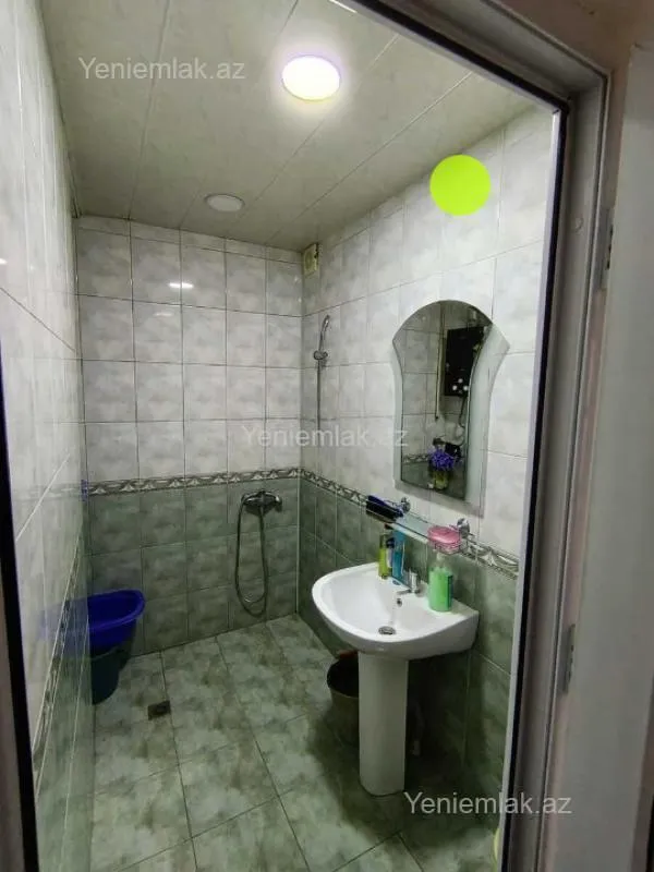 Satılır 4 otaqlı köhnə tikili 90 m²