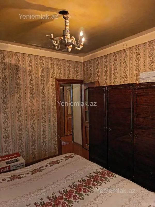 Satılır 4 otaqlı köhnə tikili 90 m²
