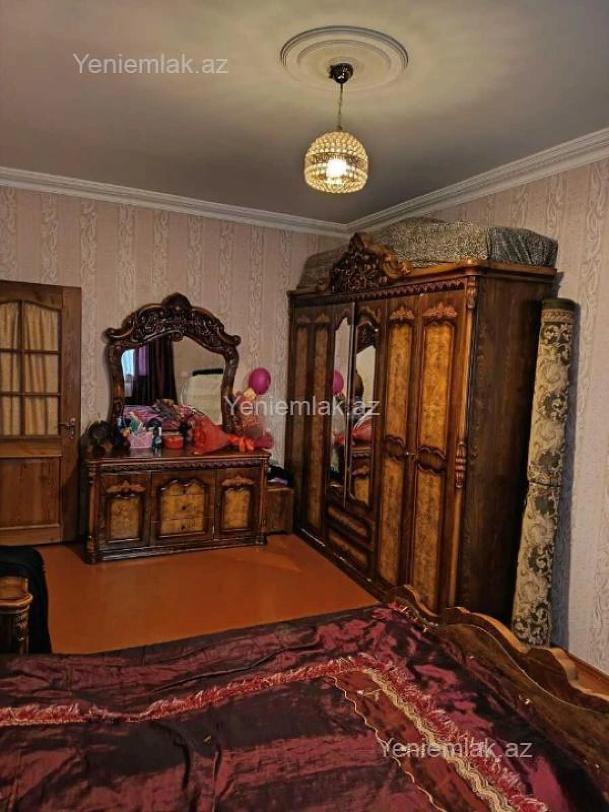 Satılır 4 otaqlı köhnə tikili 90 m²