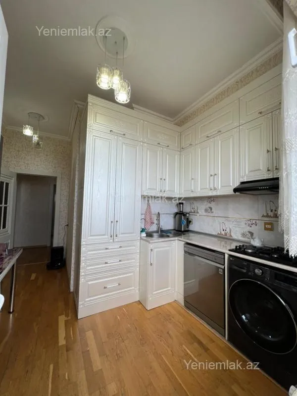 Satılır 2 otaqlı yeni tikili 68 m²