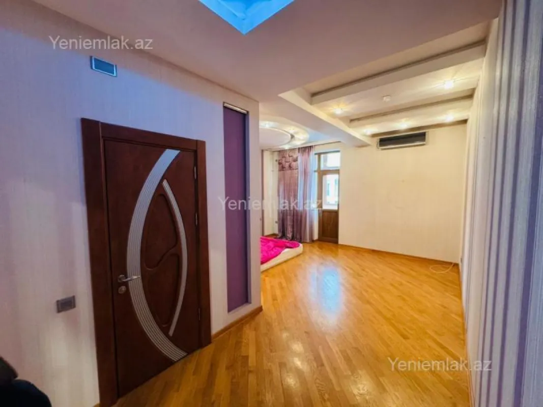Satılır 4 otaqlı yeni tikili 230 m²