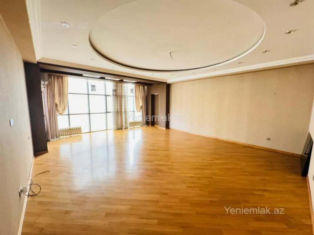 Satılır 4 otaqlı yeni tikili 230 m²
