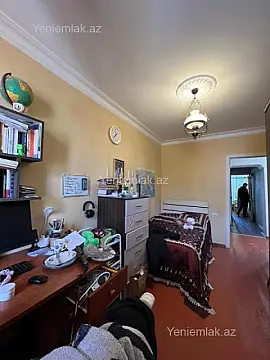 Satılır 3 otaqlı köhnə tikili 70 m²