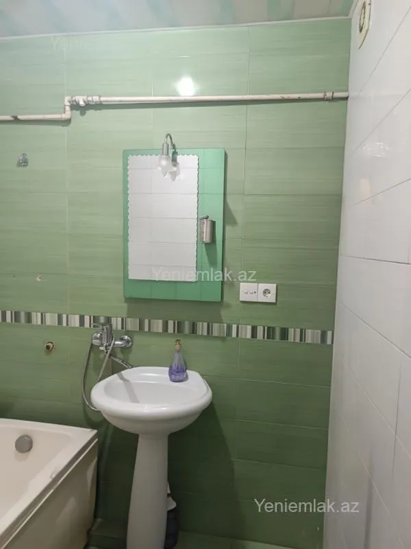 Satılır 3 otaqlı köhnə tikili 80 m²