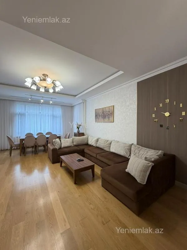 Satılır 3 otaqlı yeni tikili 130 m²