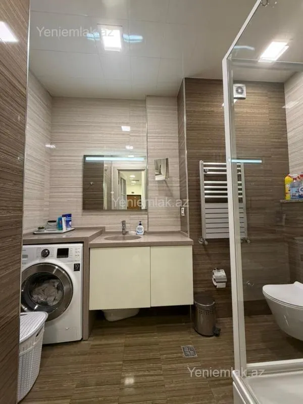 Satılır 3 otaqlı yeni tikili 130 m²