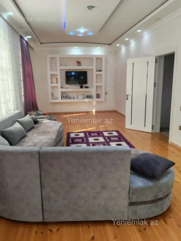 Satılır 6 otaqlı həyət evi 350 m²