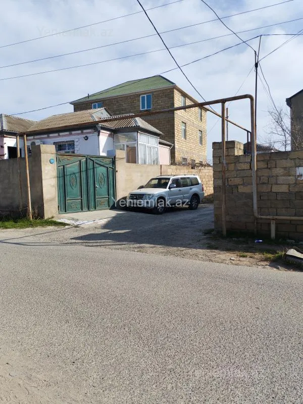 Satılır 6 otaqlı həyət evi 350 m²