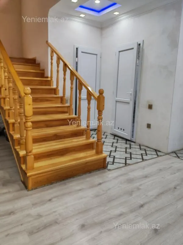 Satılır 6 otaqlı həyət evi 350 m²