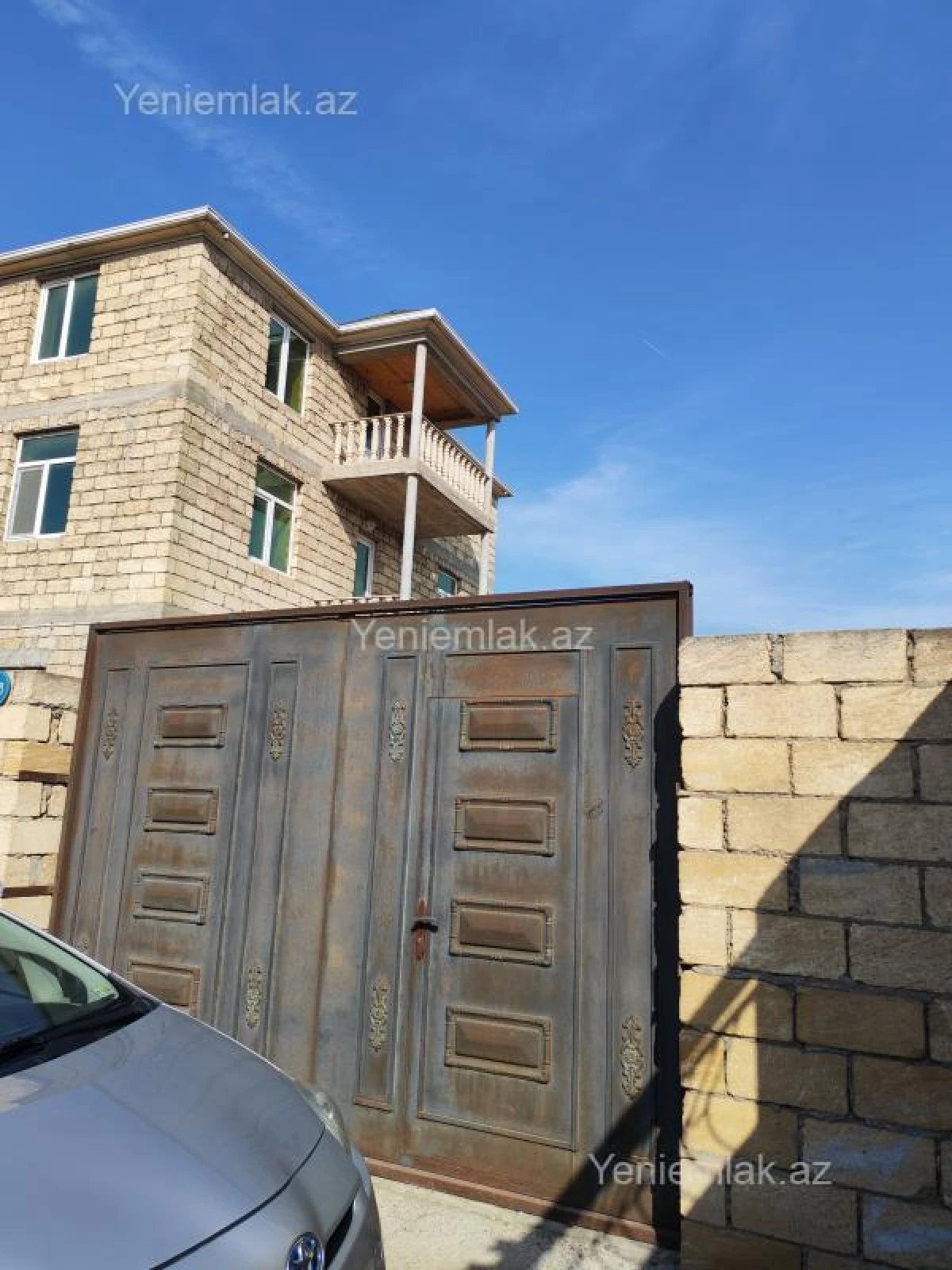 Satılır 6 otaqlı həyət evi 350 m²