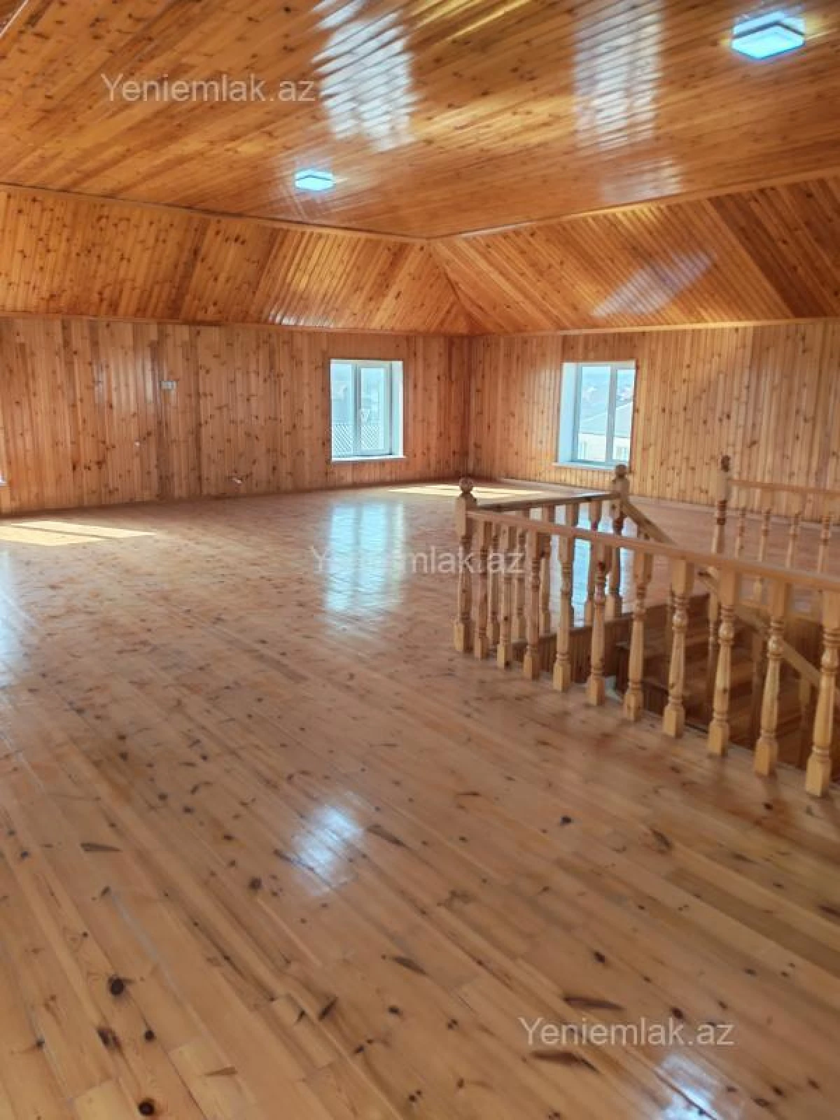 Satılır 6 otaqlı həyət evi 350 m²