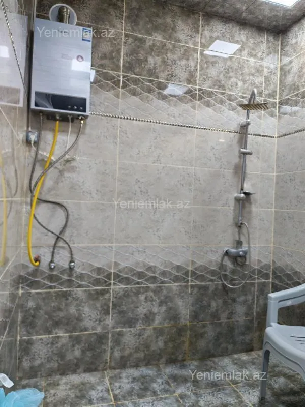 Satılır 6 otaqlı həyət evi 350 m²