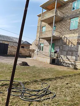 Satılır 6 otaqlı həyət evi 350 m²
