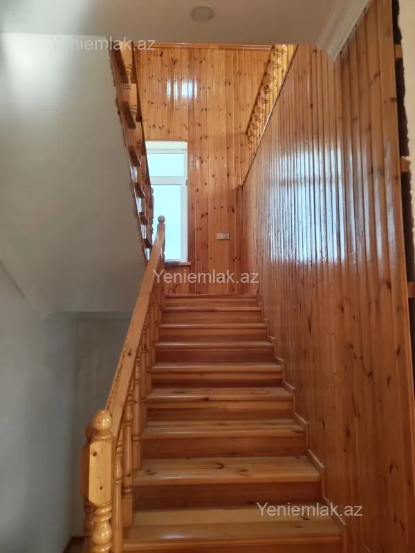 Satılır 6 otaqlı həyət evi 350 m²