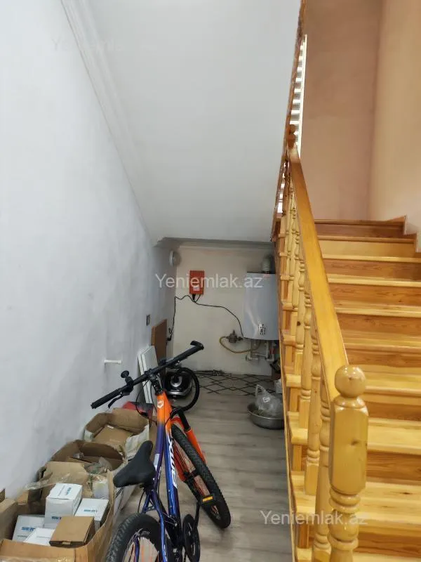 Satılır 6 otaqlı həyət evi 350 m²