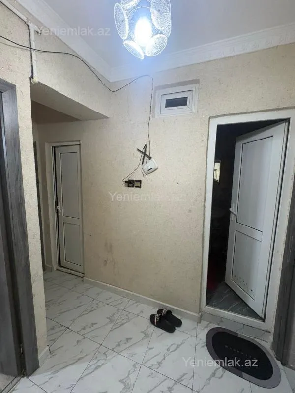 Satılır 2 otaqlı köhnə tikili 65 m²