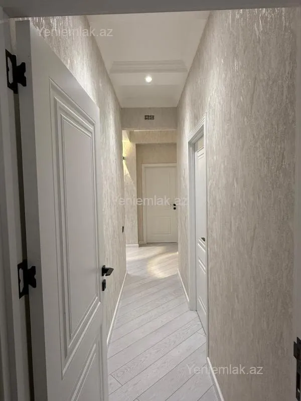 Satılır 4 otaqlı yeni tikili 130 m²