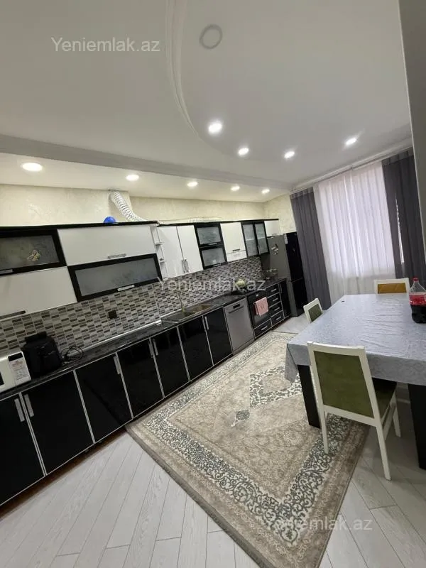 Satılır 4 otaqlı yeni tikili 130 m²