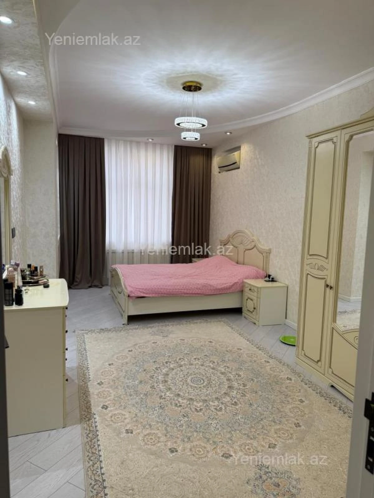 Satılır 4 otaqlı yeni tikili 130 m²