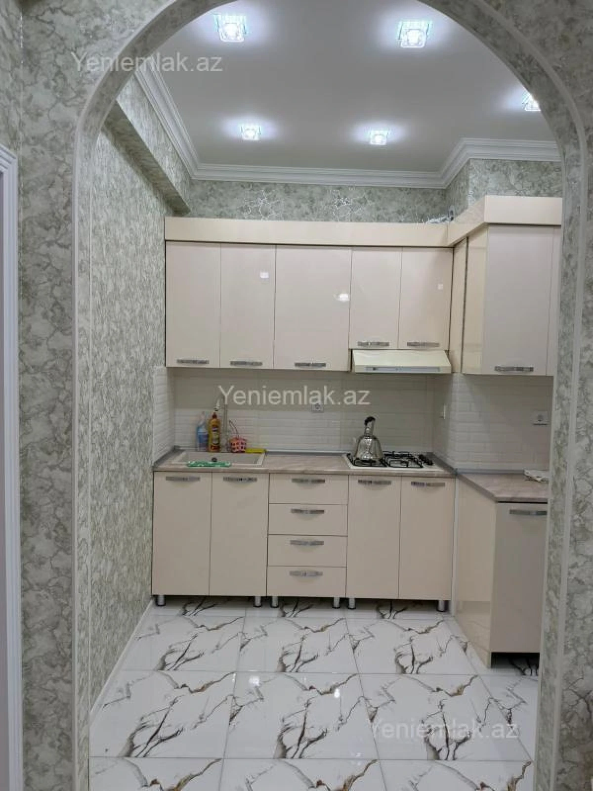 Satılır 2 otaqlı yeni tikili 68 m²