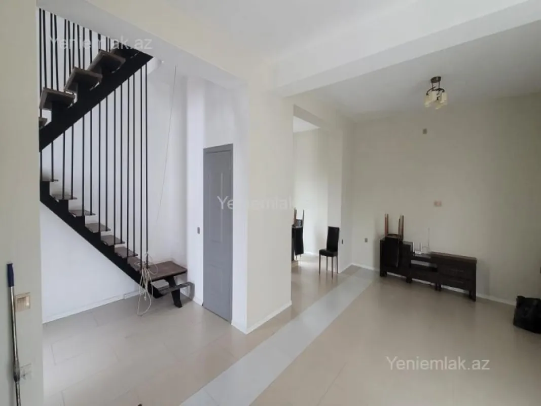 Satılır 4 otaqlı həyət evi 160 m²