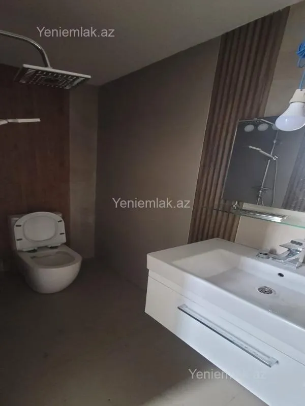 Satılır 4 otaqlı həyət evi 160 m²