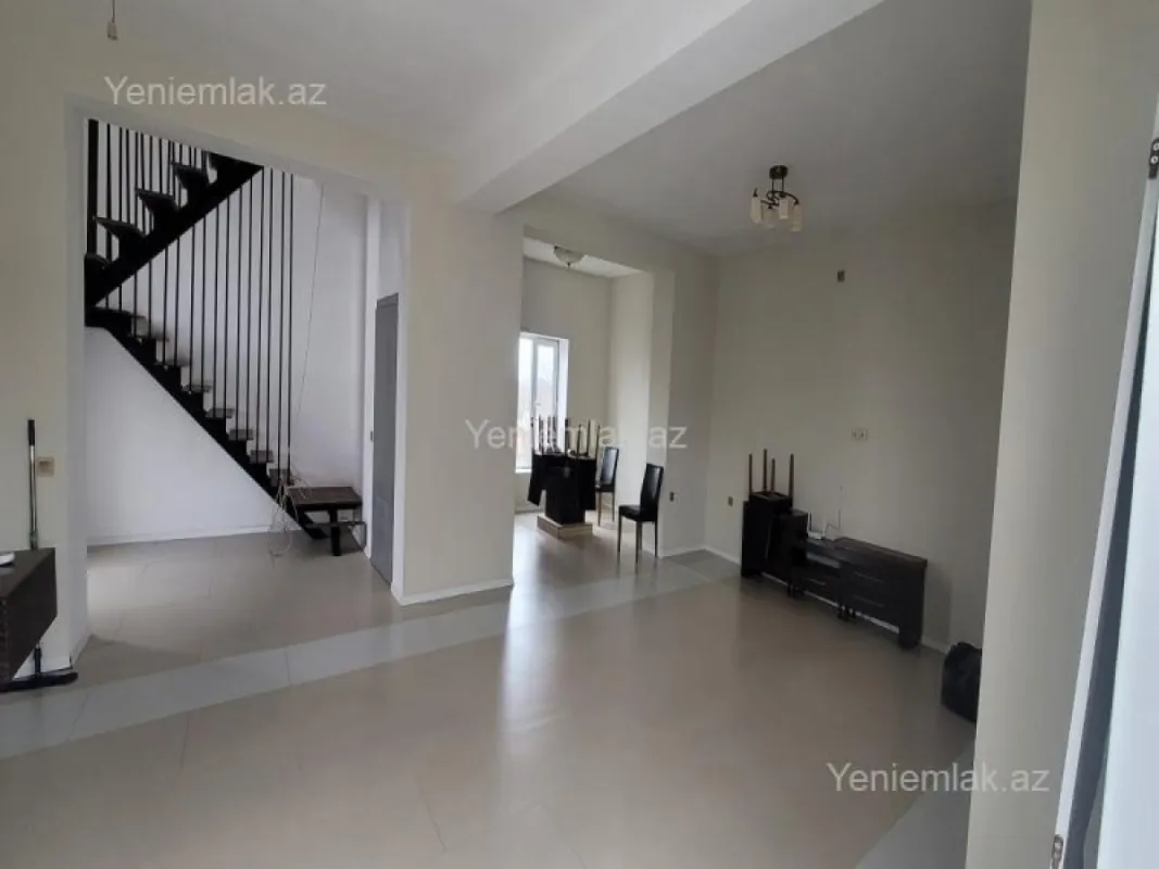 Satılır 4 otaqlı həyət evi 160 m²