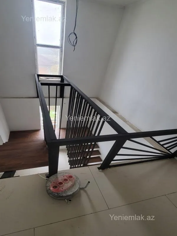 Satılır 4 otaqlı həyət evi 160 m²