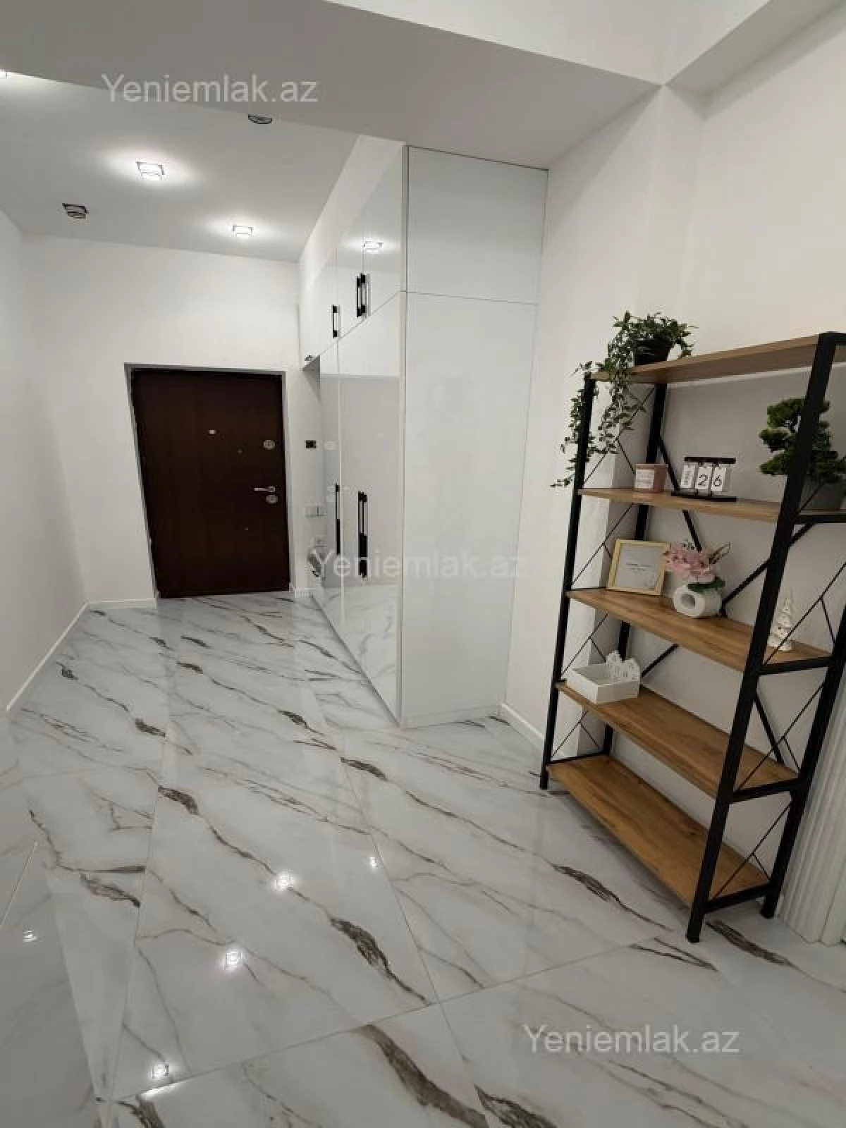 Satılır 2 otaqlı yeni tikili 61 m²