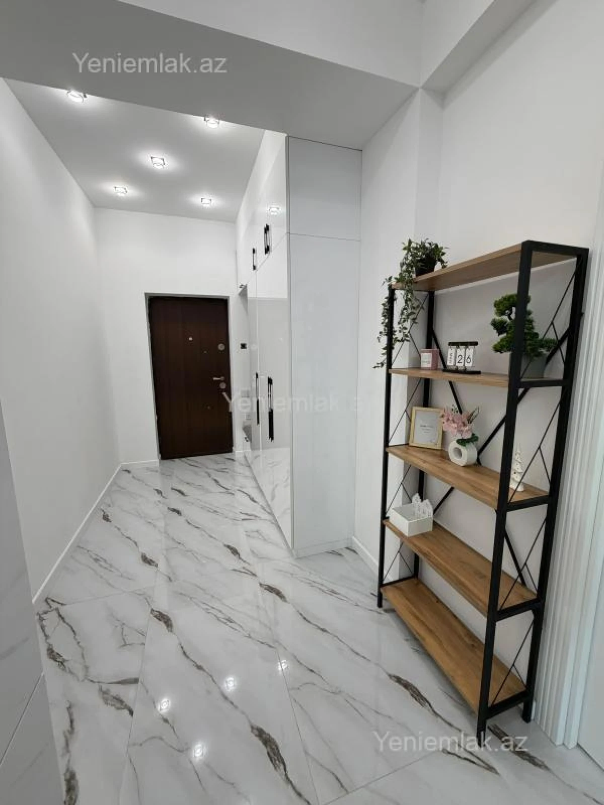Satılır 2 otaqlı yeni tikili 61 m²