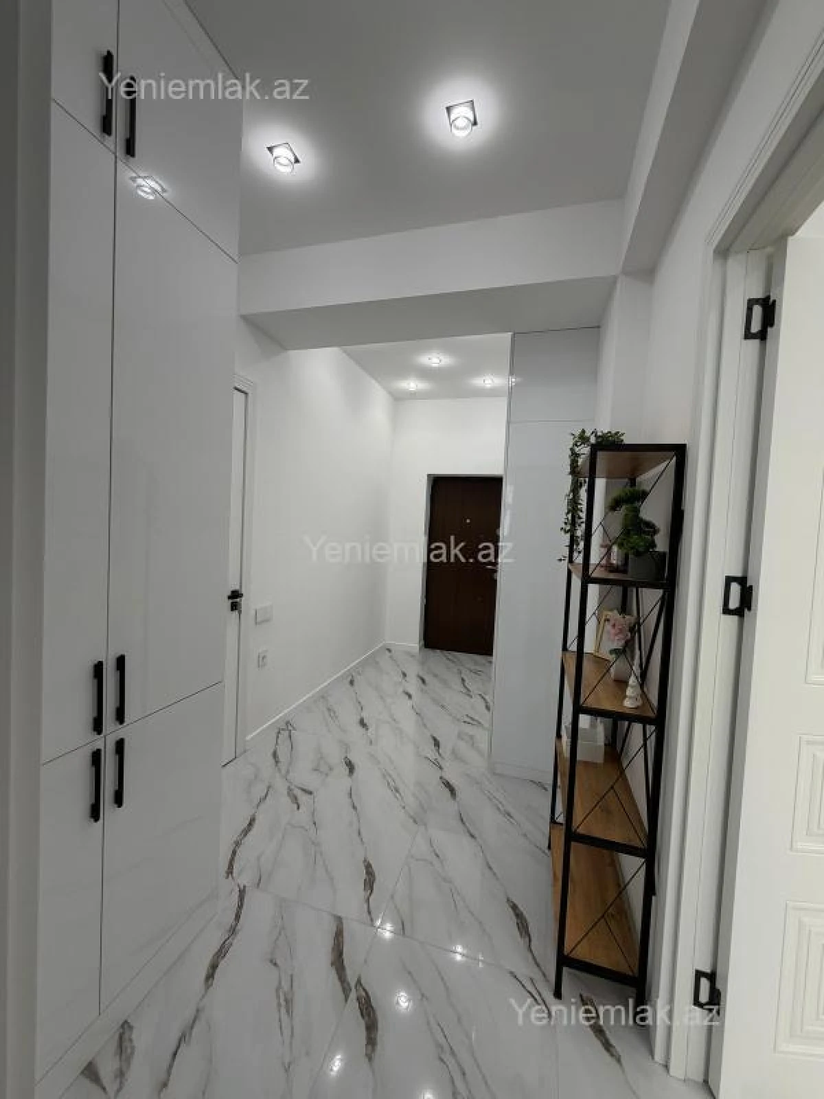 Satılır 2 otaqlı yeni tikili 61 m²