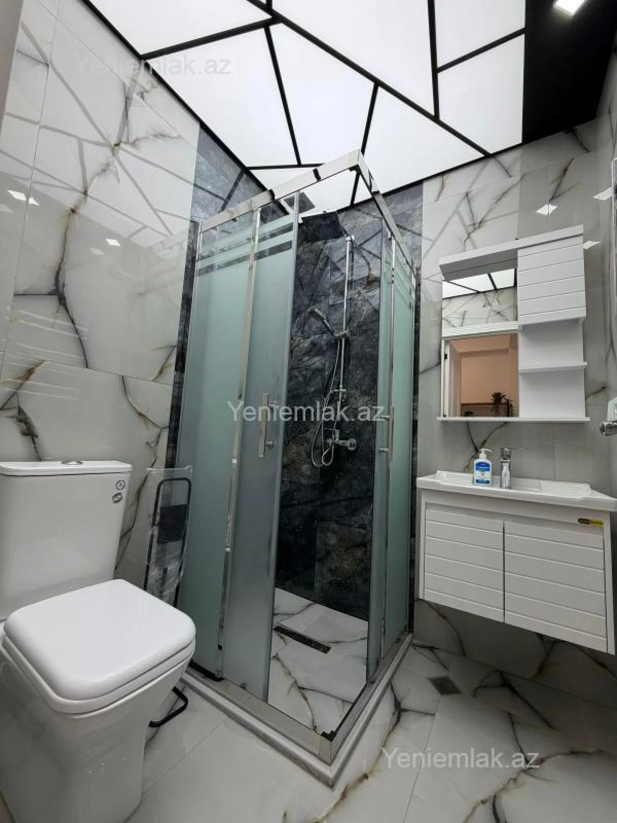 Satılır 2 otaqlı yeni tikili 61 m²