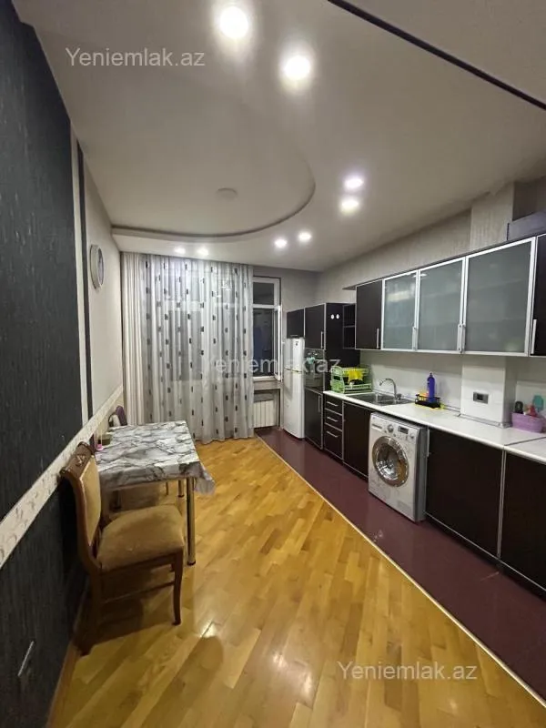 Satılır 4 otaqlı yeni tikili 123 m²