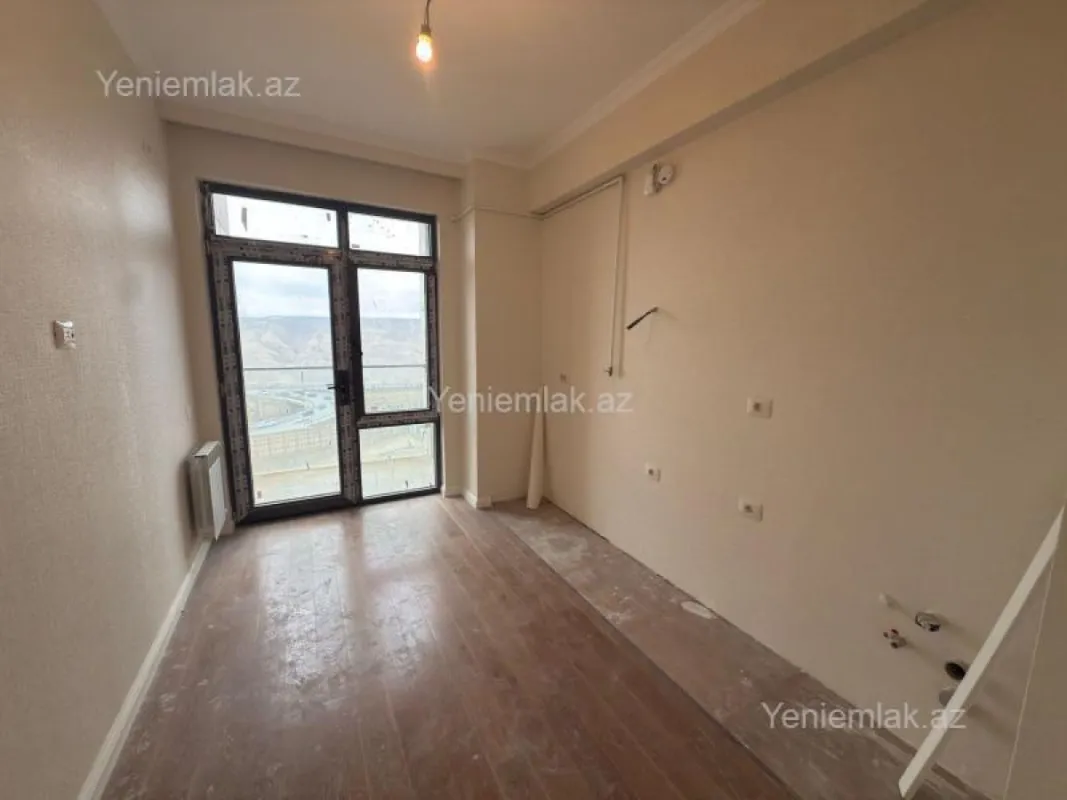 Satılır 3 otaqlı yeni tikili 83 m²