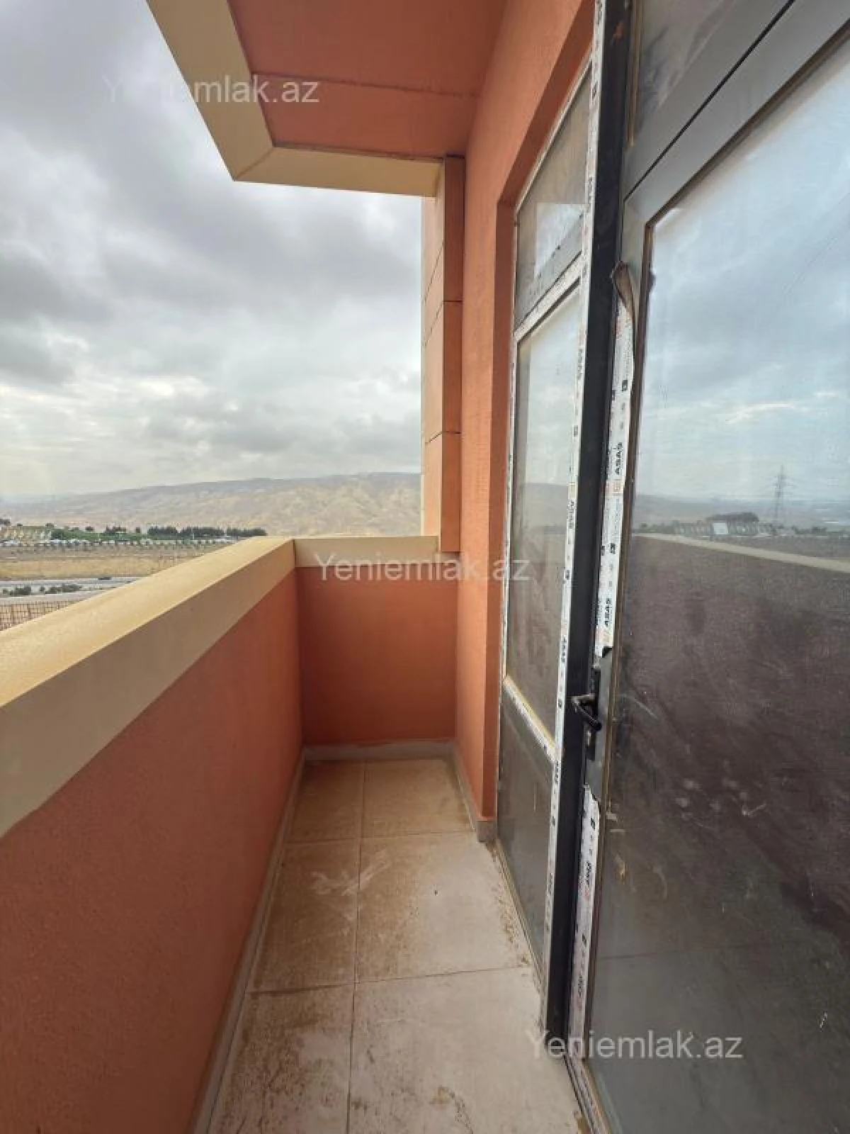 Satılır 3 otaqlı yeni tikili 83 m²