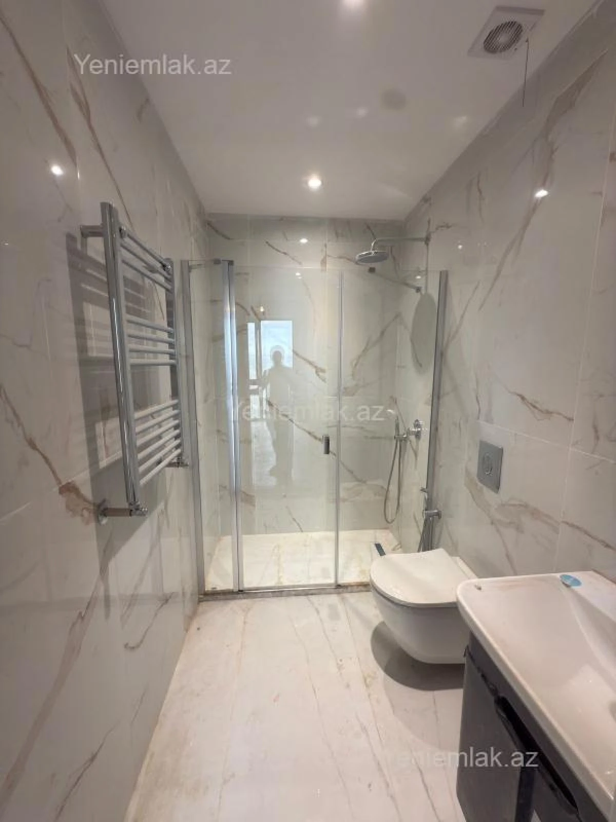 Satılır 3 otaqlı yeni tikili 83 m²