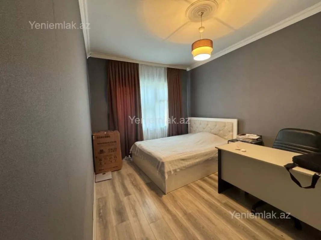 Satılır 3 otaqlı köhnə tikili 100 m²